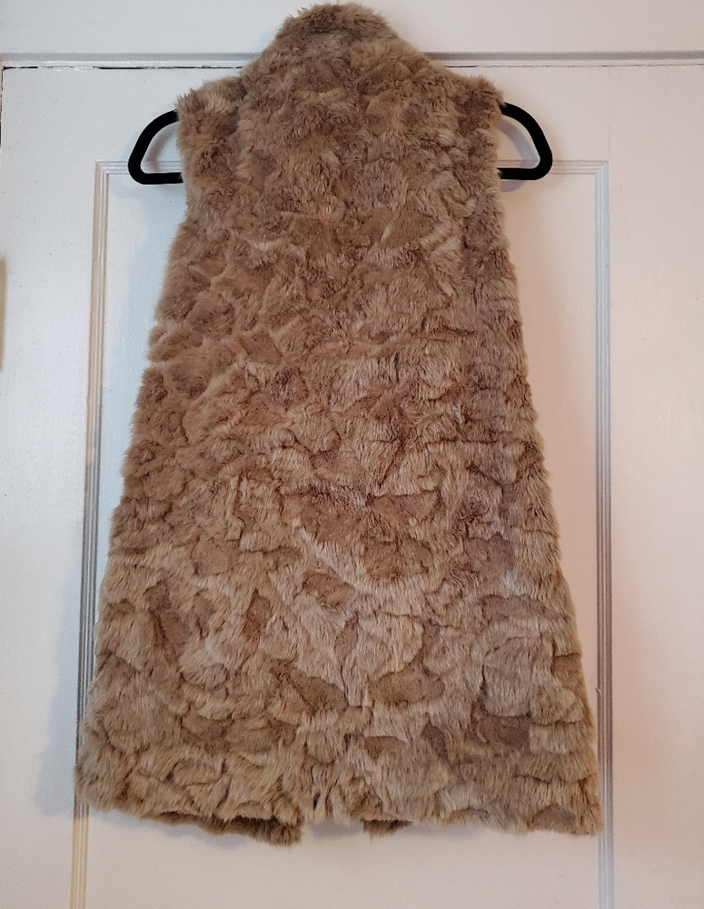 FAUX FUR VEST - Picture 3 of 3